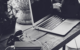 【有点意外】世界杯比赛里，换人完成后的十分钟内，看台情绪开始明显变化